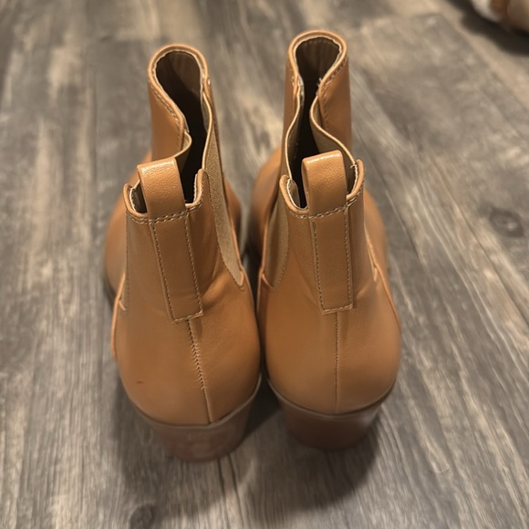 Universal Thread Bootie, Tan. - Picture 3 of 4